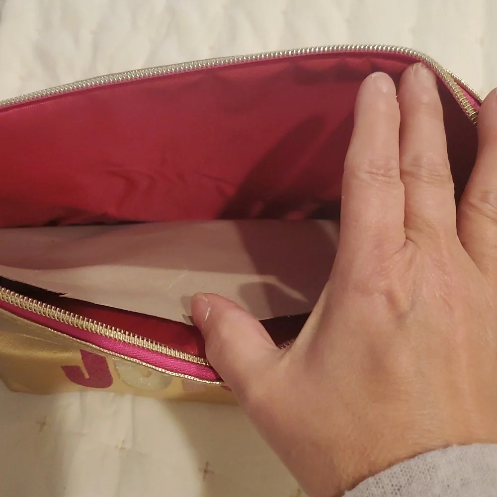 Juicy Couture questions leave
